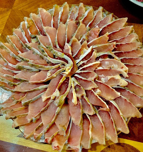sashimi cá chép giòn