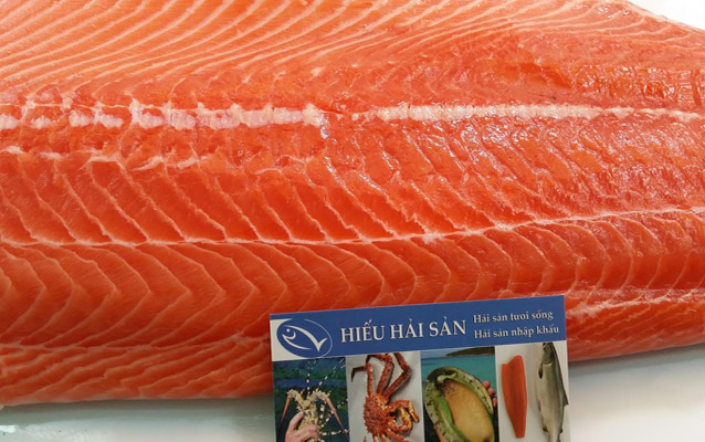 cá hồi sashimi chuẩn nhật bản