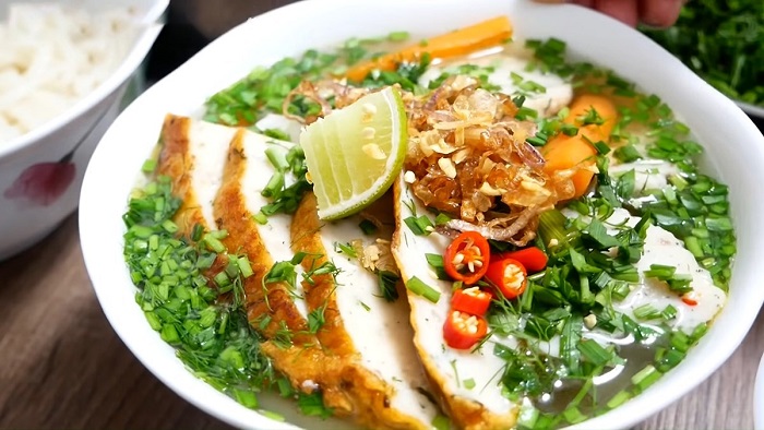 Món ngon truyền thống: Bánh canh chả cá Nha Trang