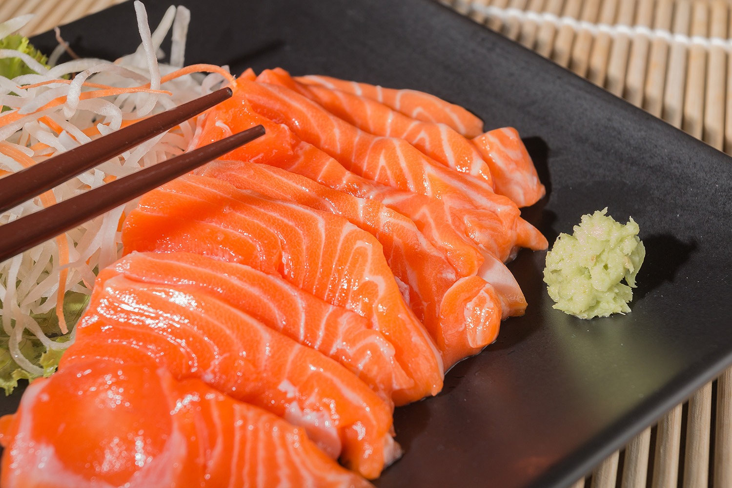 Phi lê cá hồi sashimi – Chuẩn vị Nhật tại nhà