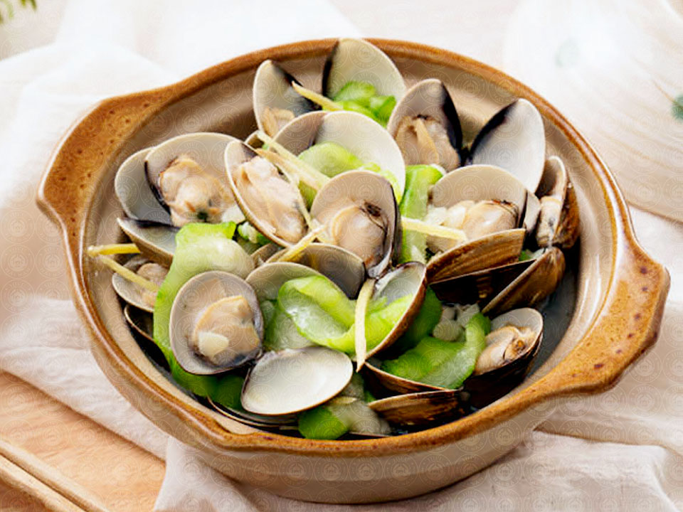 nghêu xào mướp