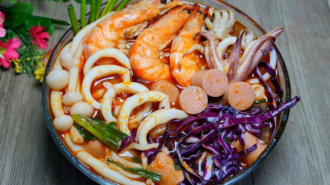 Mì Cay Hải Sản Tôm Thịt