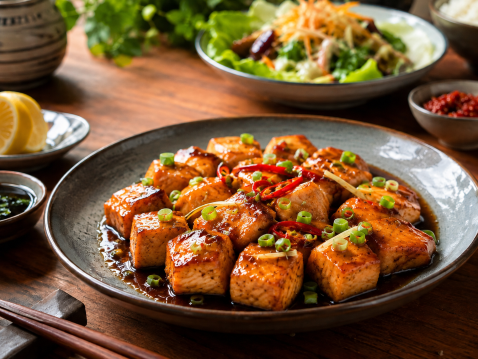 Cá hồi kho ba rọi